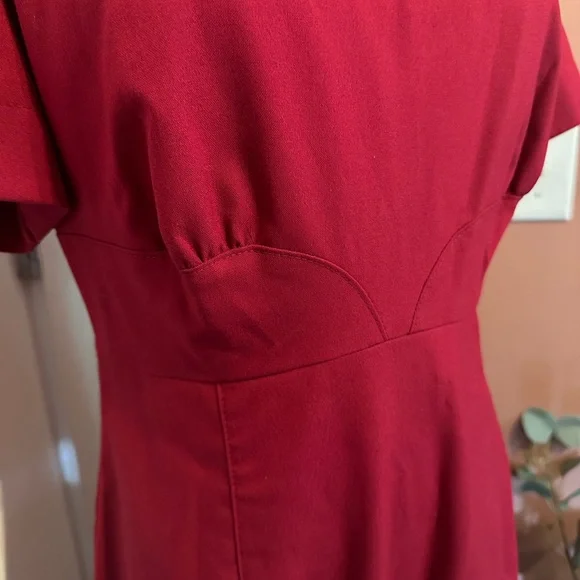 ASOS cranberry fitted puff sleeves back zipper back slit 8 midi pleats dress - Picture 4 of 14